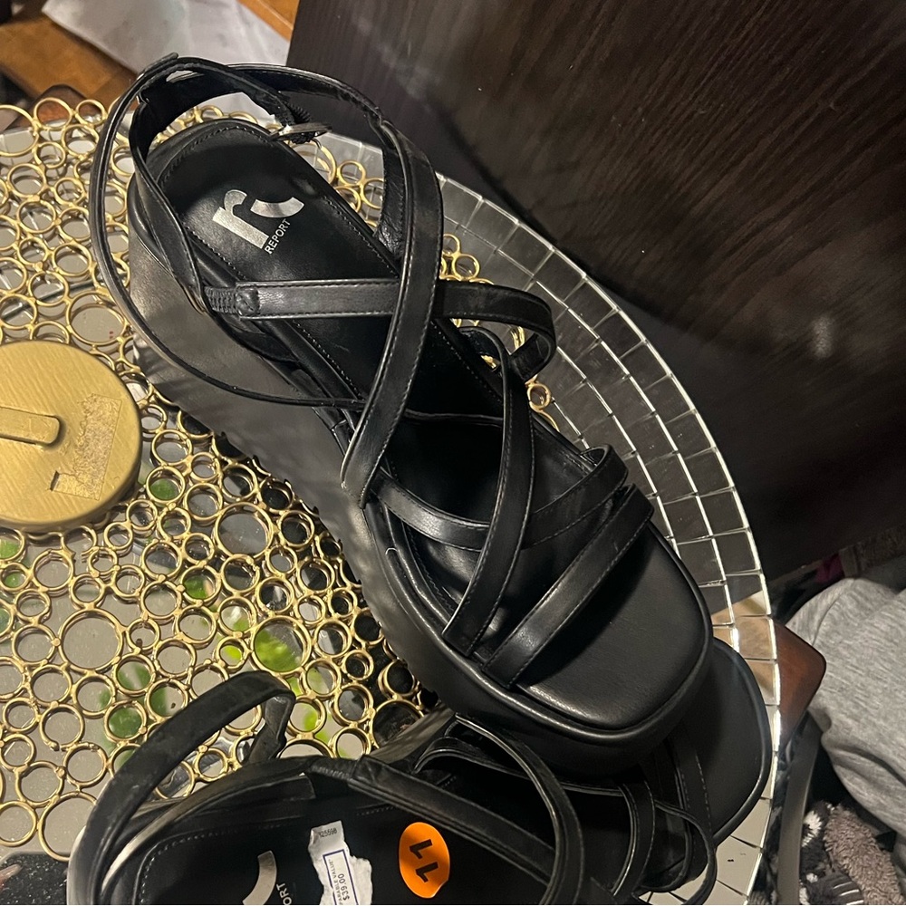 Strappy wedge sandals - Picture 4 of 10